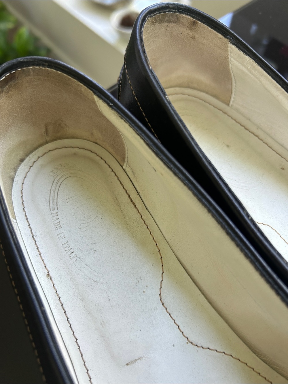 TOD’S Black Leather Flats with Tan Buckle Detail 39 - Picture 6 of 7